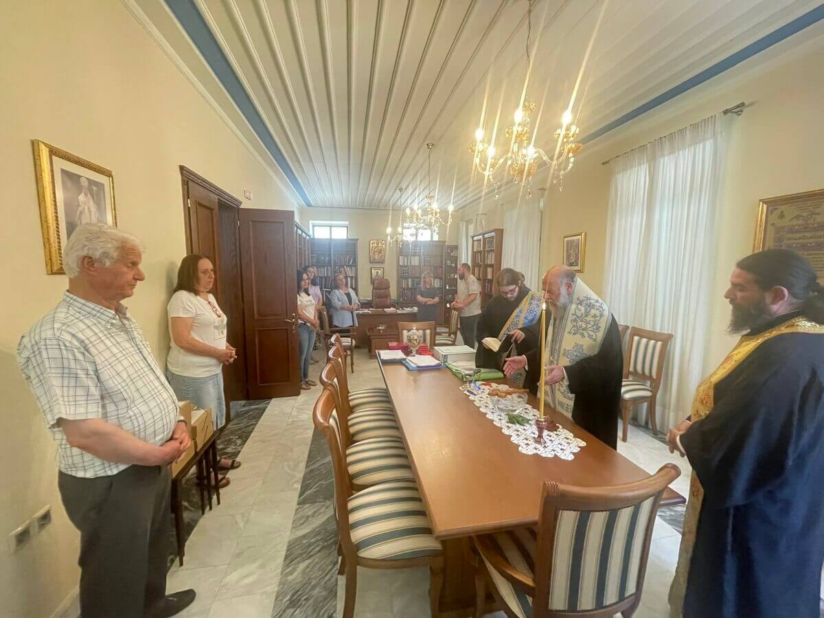 Αγιασμός του νέου μηνός στα Γραφεία της Μητροπόλεως Θεσσαλιώτιδος - μια φωτογραφία 4