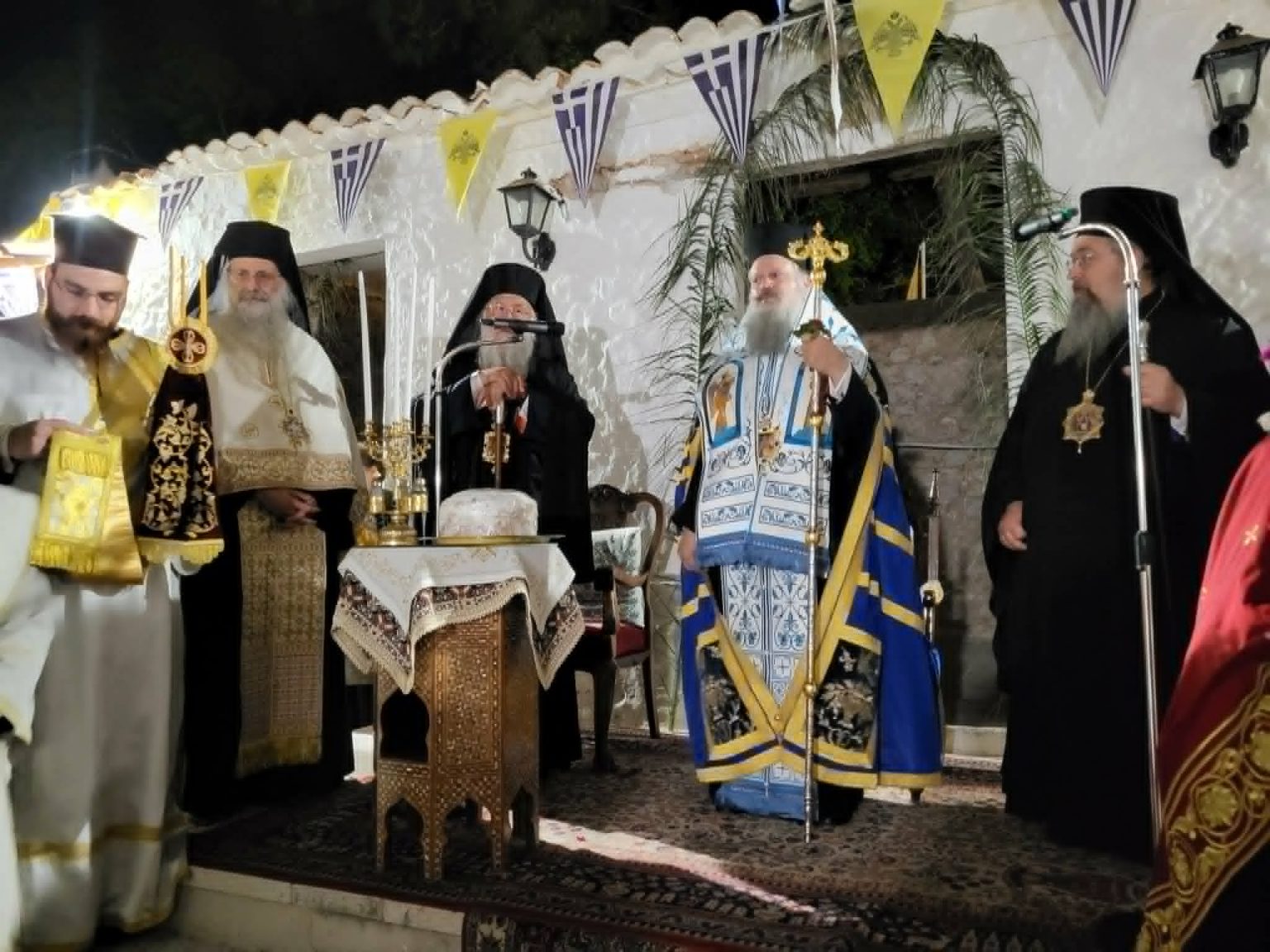 Κορυφώθηκαν οι εορτασμοί της Παναγίας Φανερωμένης στη Λευκάδα - μια φωτογραφία 15