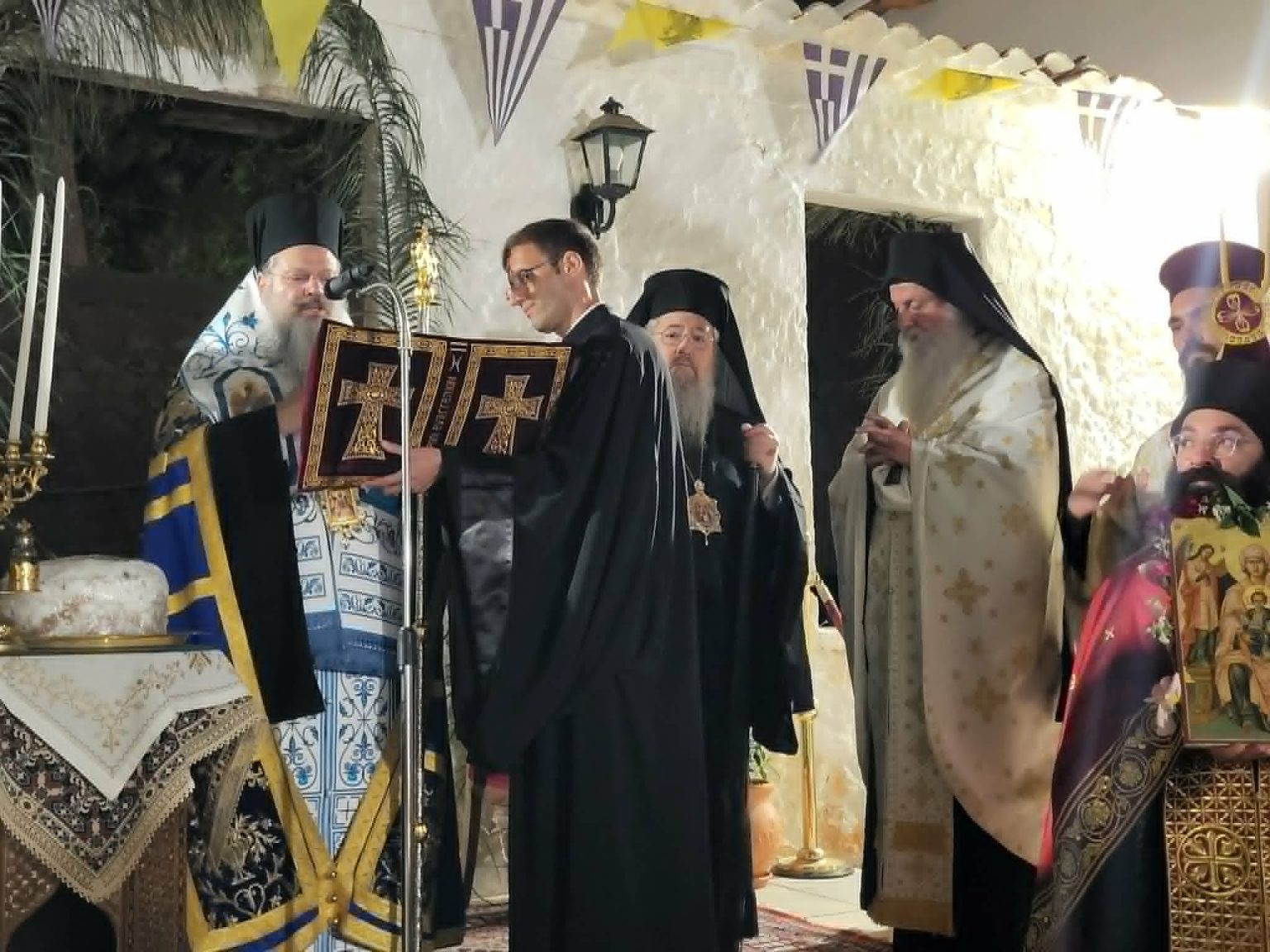 Κορυφώθηκαν οι εορτασμοί της Παναγίας Φανερωμένης στη Λευκάδα - μια φωτογραφία 19