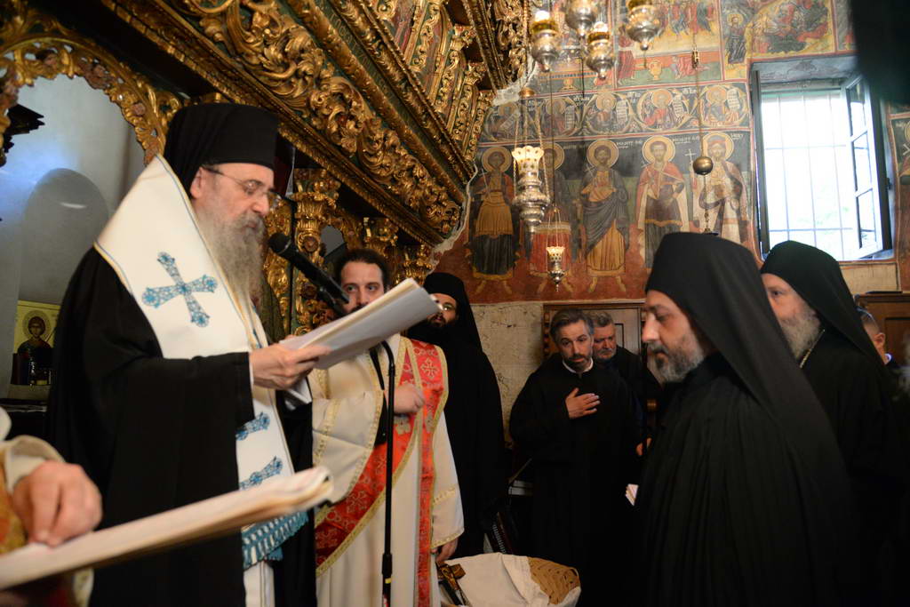 Μοναχική κουρά και χειροτονία Διακόνου στην Ιερά Μονή Τριταίας Πατρών - μια φωτογραφία 9