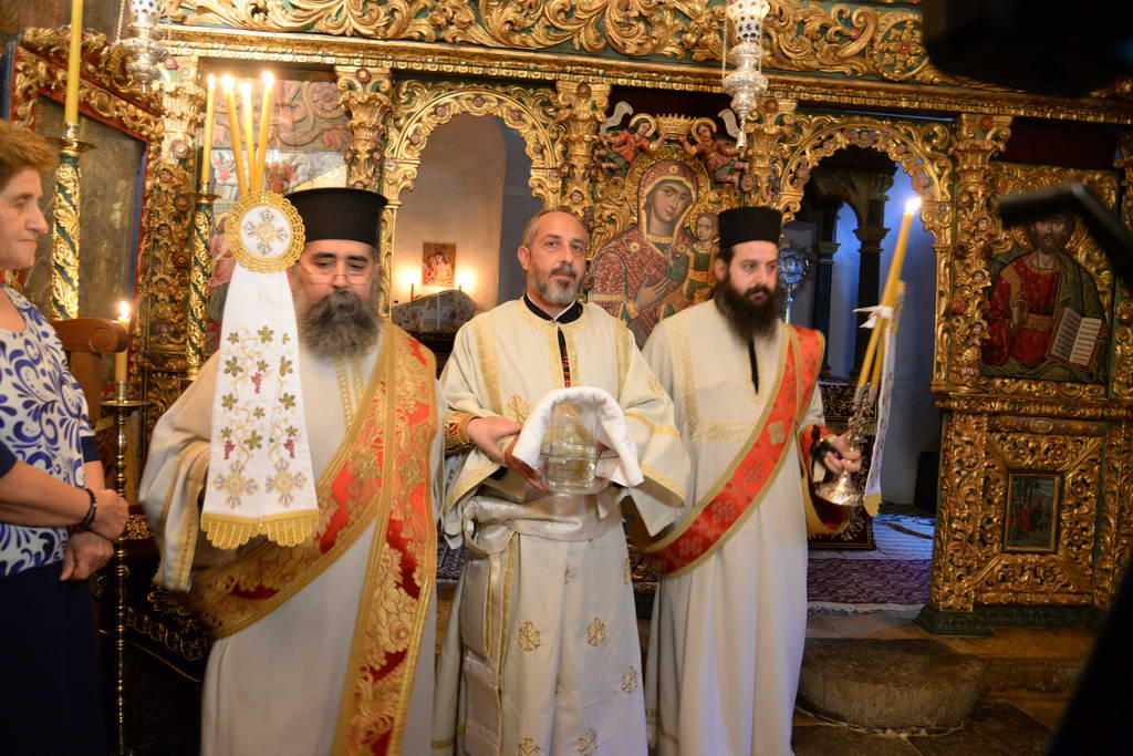 Μοναχική κουρά και χειροτονία Διακόνου στην Ιερά Μονή Τριταίας Πατρών - μια φωτογραφία 11