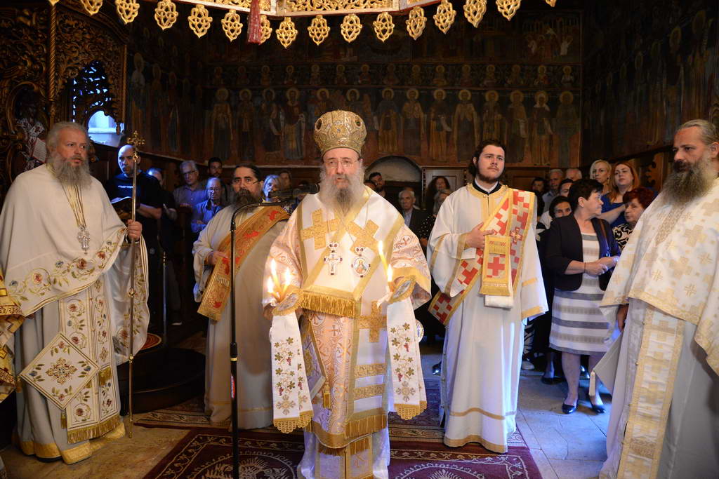Μοναχική κουρά και χειροτονία Διακόνου στην Ιερά Μονή Τριταίας Πατρών - μια φωτογραφία 13