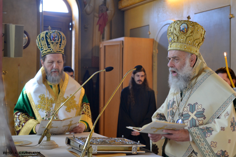 Αρχιερατικό συλλείτουργο για τους εκ Κεφαλληνίας Αγίους στη Βουλιαγμένη - μια φωτογραφία 6