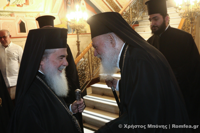 Ο Ιερώνυμος υποδέχθηκε τον Πατριάρχη Ιεροσολύμων Θεόφιλο Γ΄ στην Αθήνα - μια φωτογραφία 5