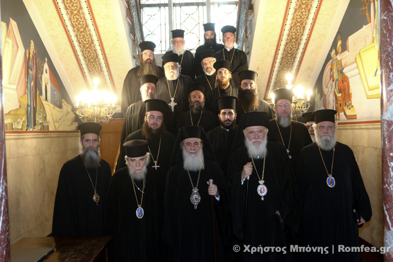 Ο Ιερώνυμος υποδέχθηκε τον Πατριάρχη Ιεροσολύμων Θεόφιλο Γ΄ στην Αθήνα - μια φωτογραφία 16
