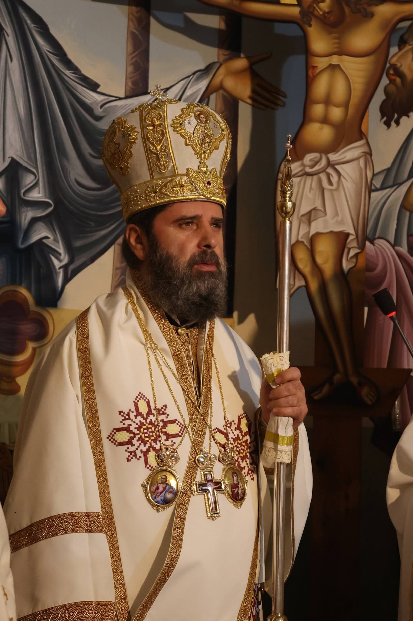 Ο Αρχιεπίσκοπος Ιωάννης λειτούργησε στο Κομπινάτ Τιράνων - μια φωτογραφία 12