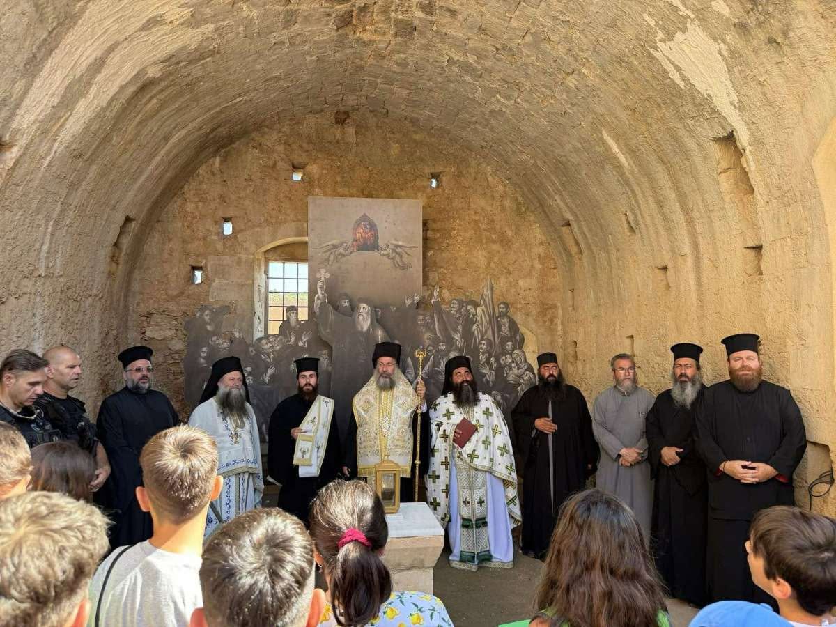 Δενδροφύτευση από παιδιά κατηχητικών στη Μονή Αρκαδίου στο Ρέθυμνο - μια φωτογραφία 1
