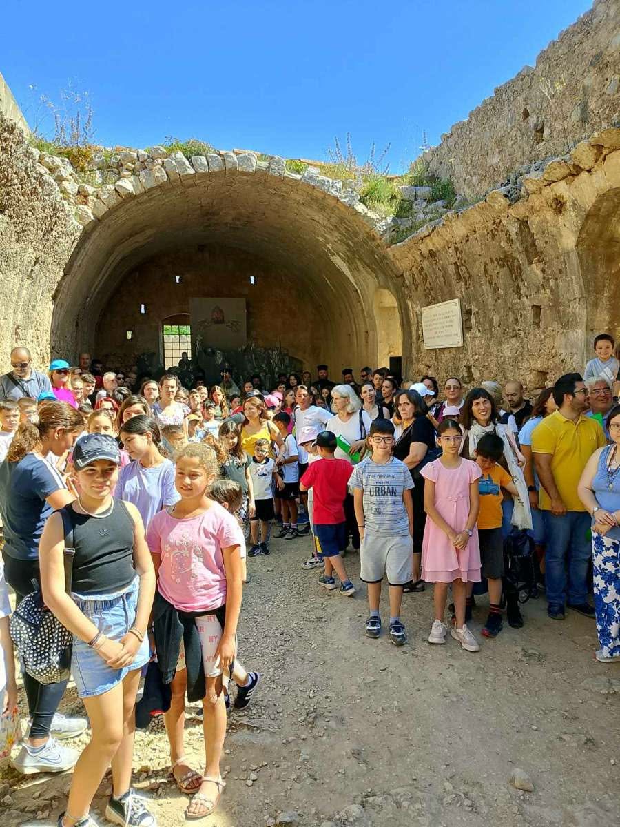 Δενδροφύτευση από παιδιά κατηχητικών στη Μονή Αρκαδίου στο Ρέθυμνο - μια φωτογραφία 13