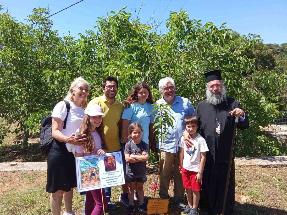 Δενδροφύτευση από παιδιά κατηχητικών στη Μονή Αρκαδίου στο Ρέθυμνο - μια φωτογραφία 14