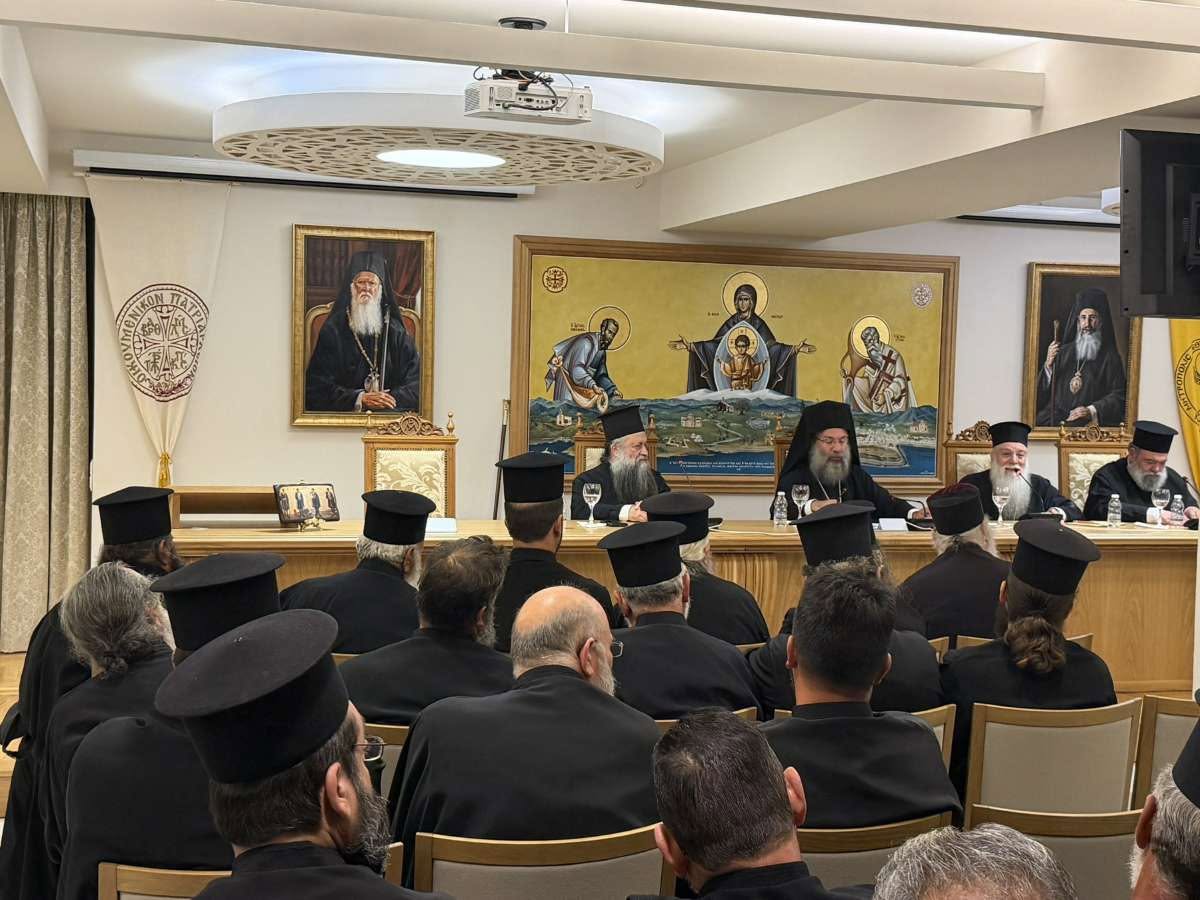 Γενική Ιερατική Σύναξη κληρικών στη Μητρόπολη Ρεθύμνης - μια φωτογραφία 3