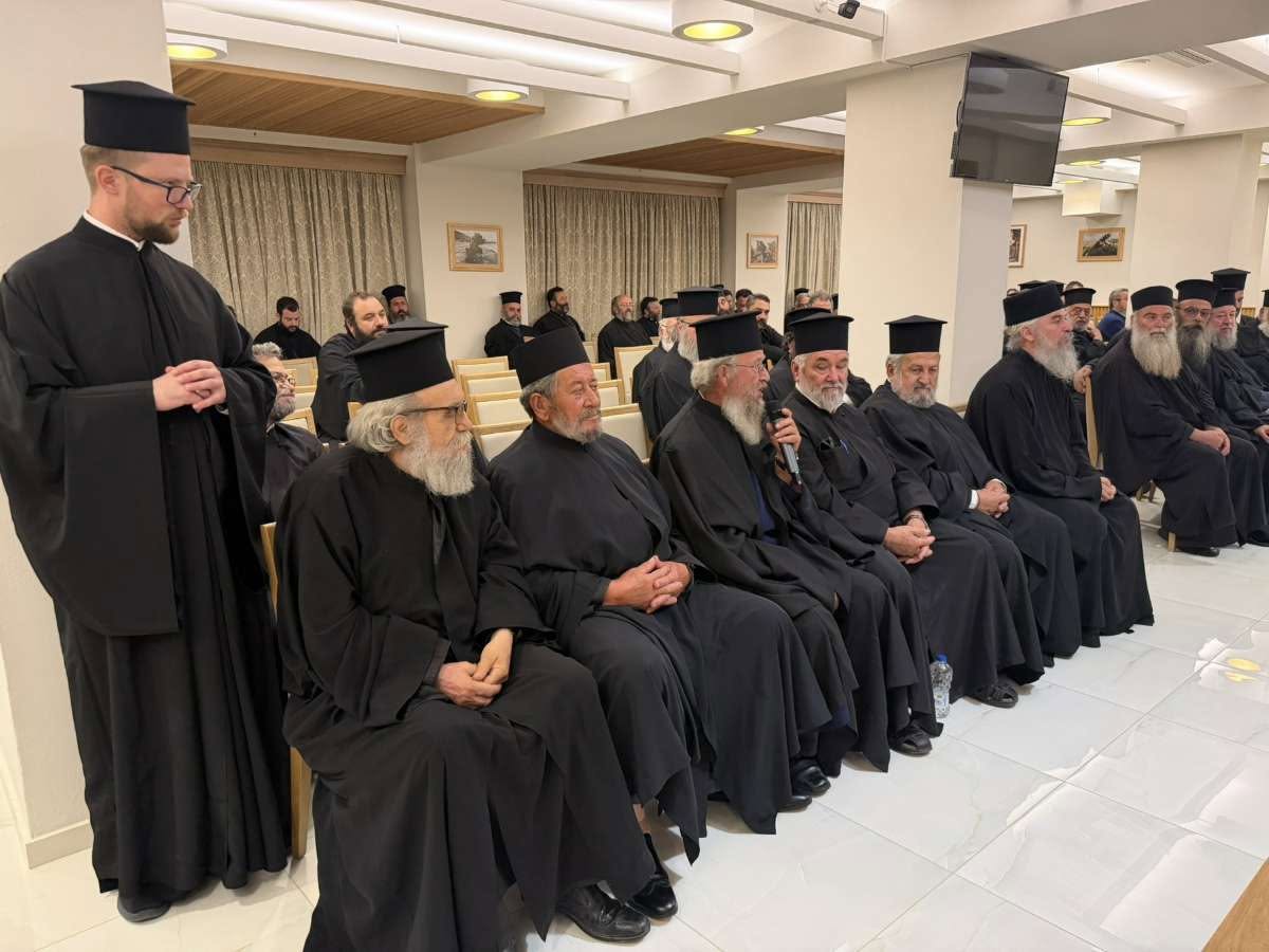 Γενική Ιερατική Σύναξη κληρικών στη Μητρόπολη Ρεθύμνης - μια φωτογραφία 6