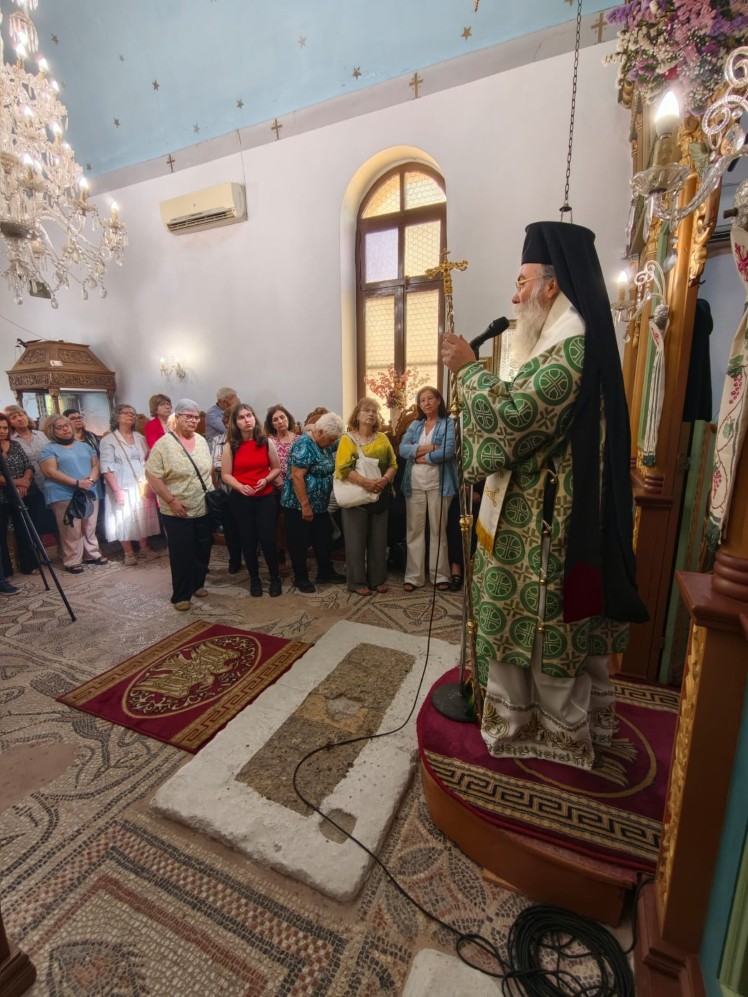 Θεία Λειτουργία στη Σούγια με τίμιο λείψανο του Αγίου Λουκά Κριμαίας - μια φωτογραφία 4