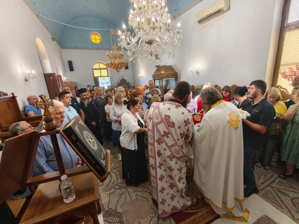 Θεία Λειτουργία στη Σούγια με τίμιο λείψανο του Αγίου Λουκά Κριμαίας - μια φωτογραφία 7