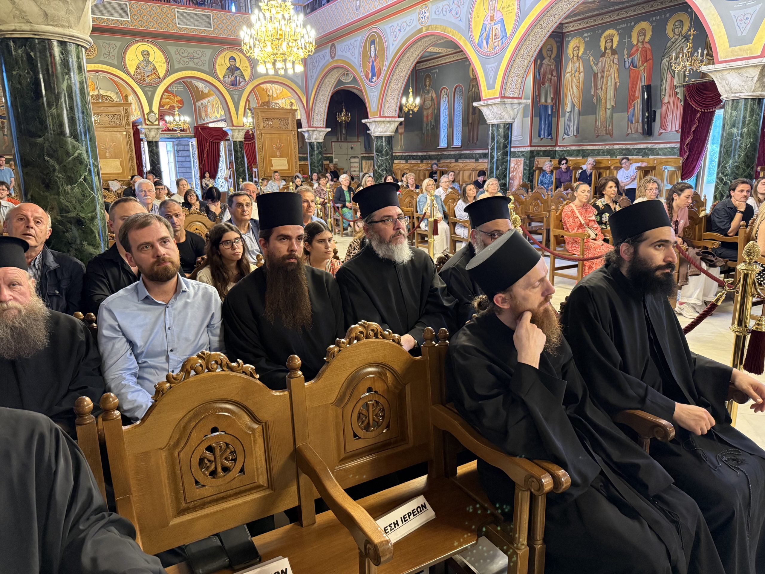 Ομιλία του Γέροντα Εφραίμ στον ναό Αγίων Κωνσταντίνου και Ελένης στην Κοζάνη - μια φωτογραφία 6