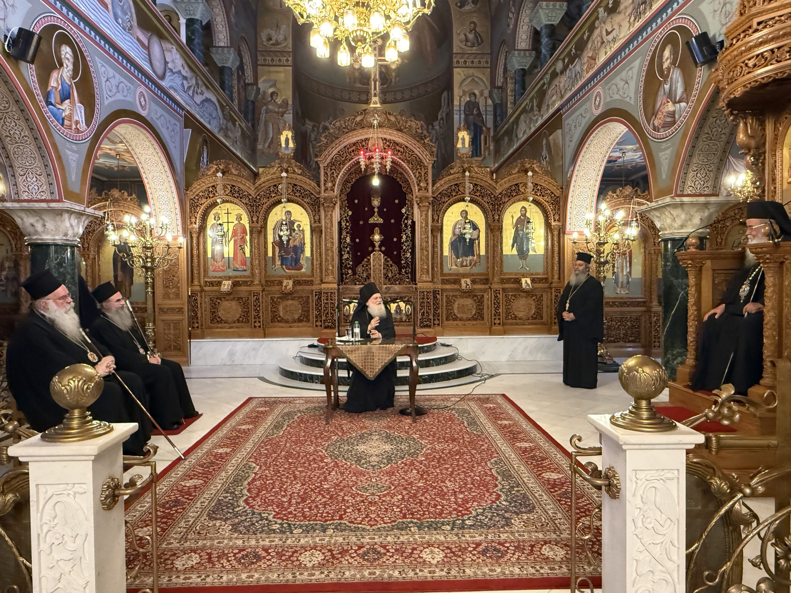 Ομιλία του Γέροντα Εφραίμ στον ναό Αγίων Κωνσταντίνου και Ελένης στην Κοζάνη - μια φωτογραφία 8
