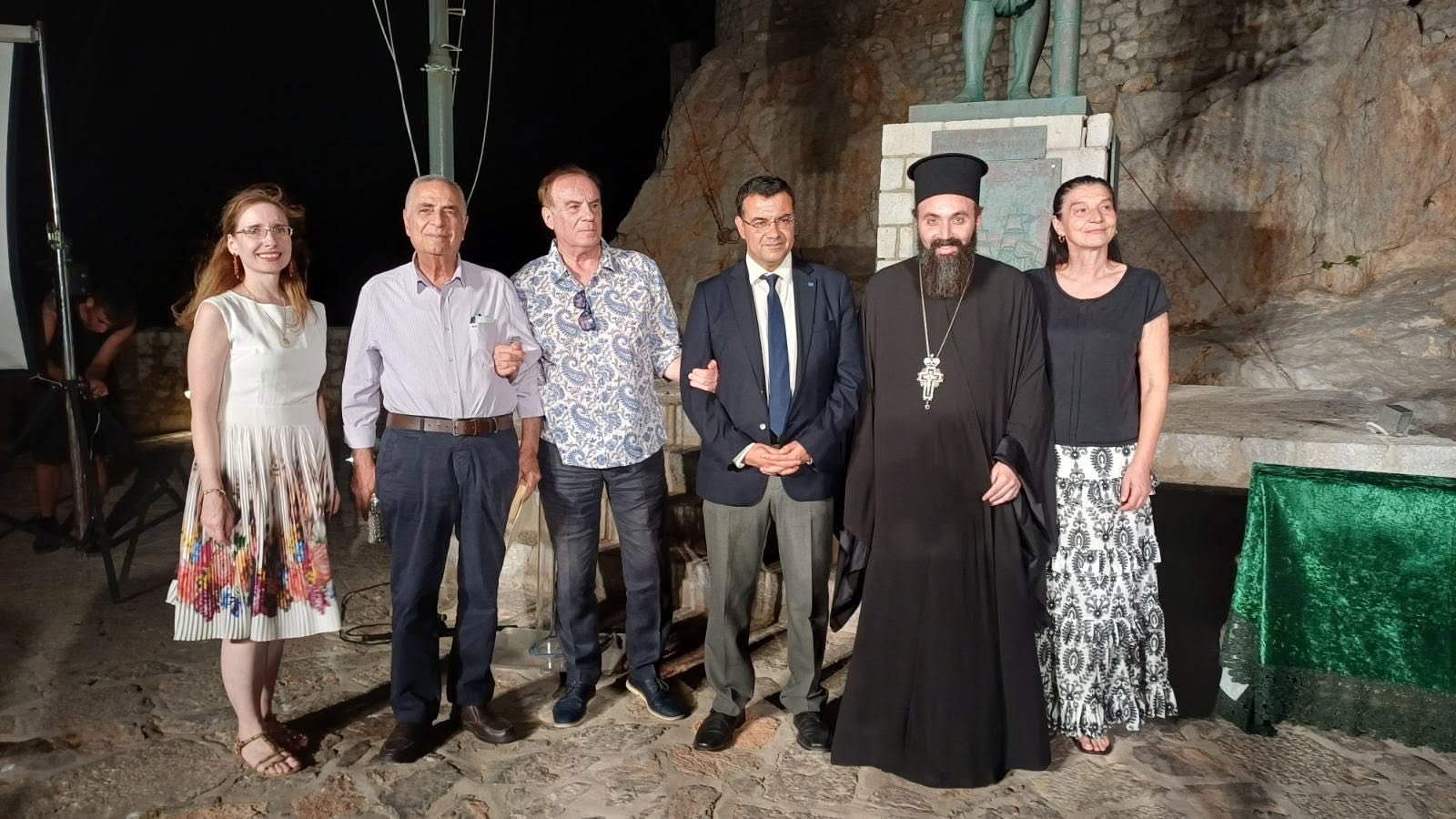 Τρισάγιο στην Ύδρα για τον Αντώνιο Λιγνό στο πλαίσιο των Μιαούλεια 2026 - μια φωτογραφία 7