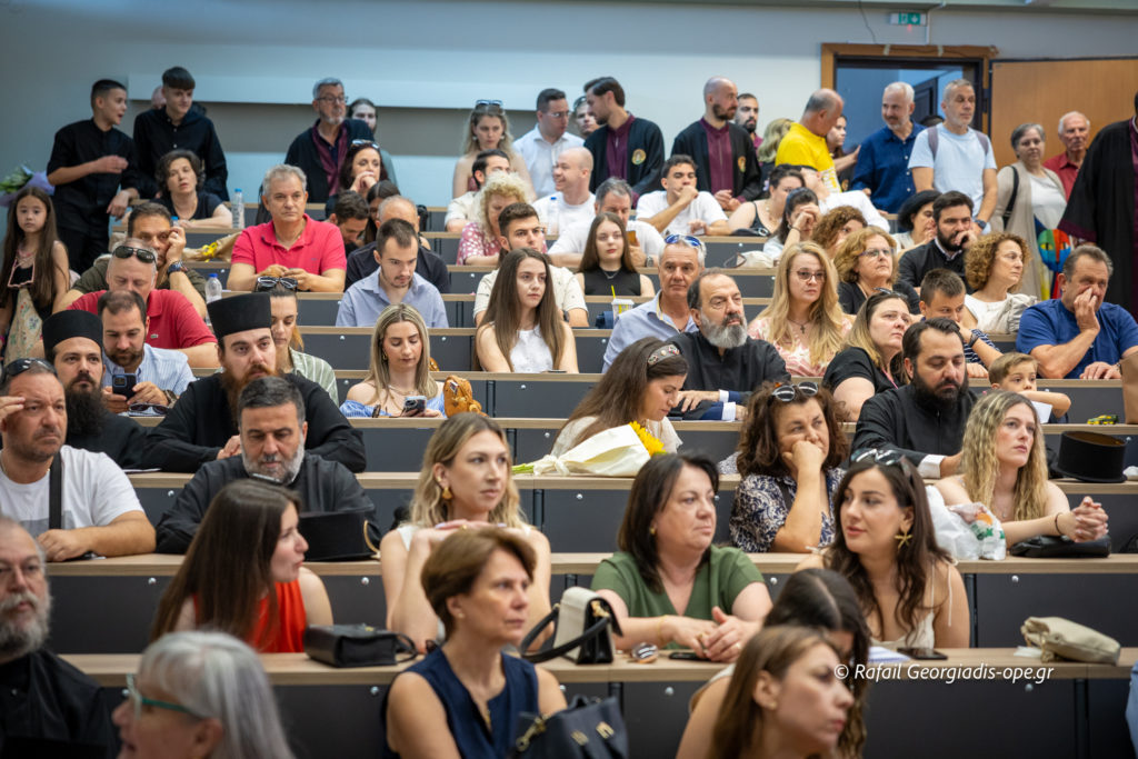 Ο Γέροντας Εφραίμ μίλησε στη Θεολογική Σχολή της Θεσσαλονίκης - μια φωτογραφία 4