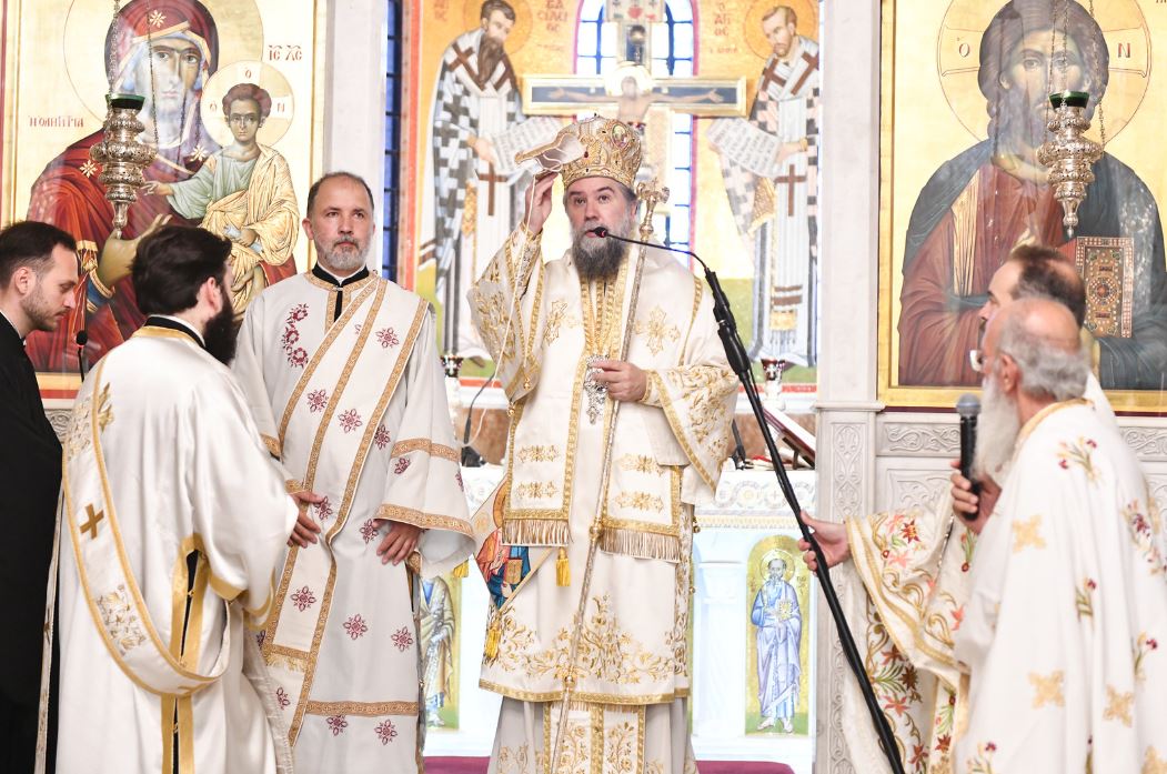 Χειροτονία διακόνου στον Τίμιο Σταυρό Σερρών - μια φωτογραφία 2