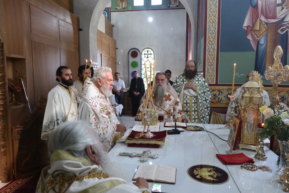 Αρχιερατικό Συλλείτουργο  στη Δωροθέα Αριδαίας - μια φωτογραφία 3