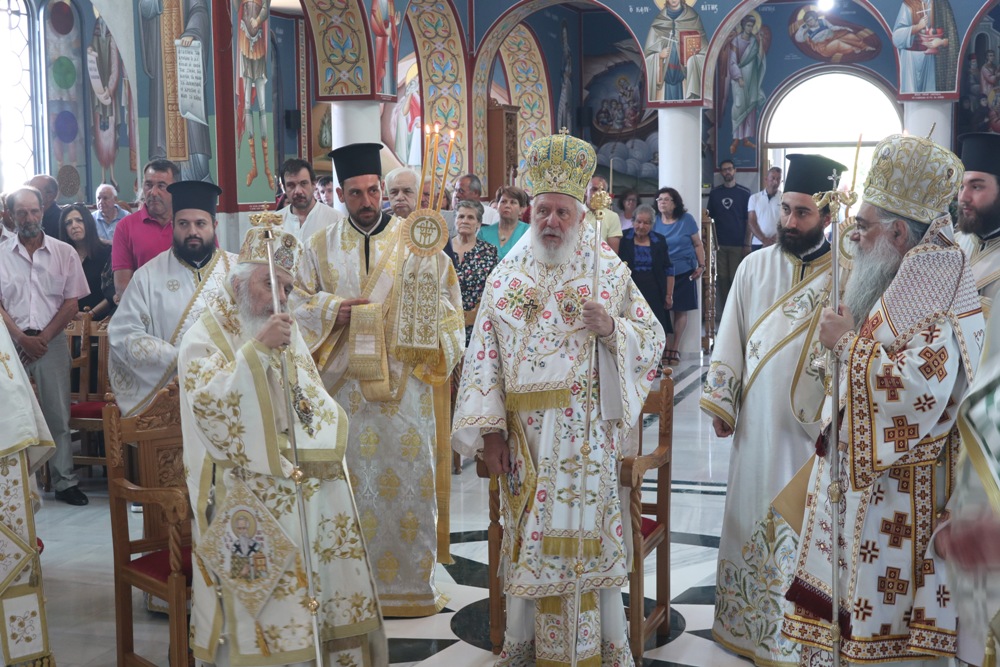 Αρχιερατικό Συλλείτουργο  στη Δωροθέα Αριδαίας - μια φωτογραφία 5