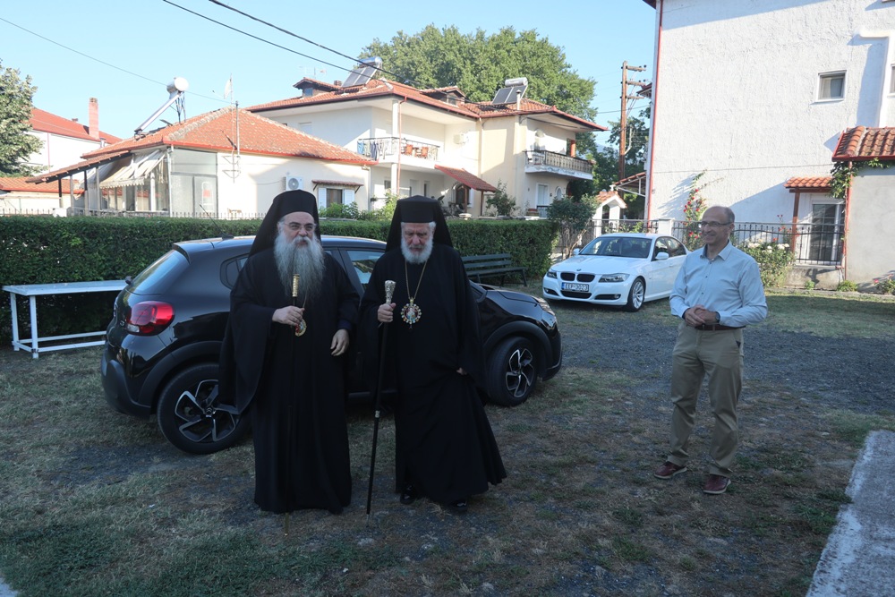 Αρχιερατικό Συλλείτουργο  στη Δωροθέα Αριδαίας - μια φωτογραφία 9