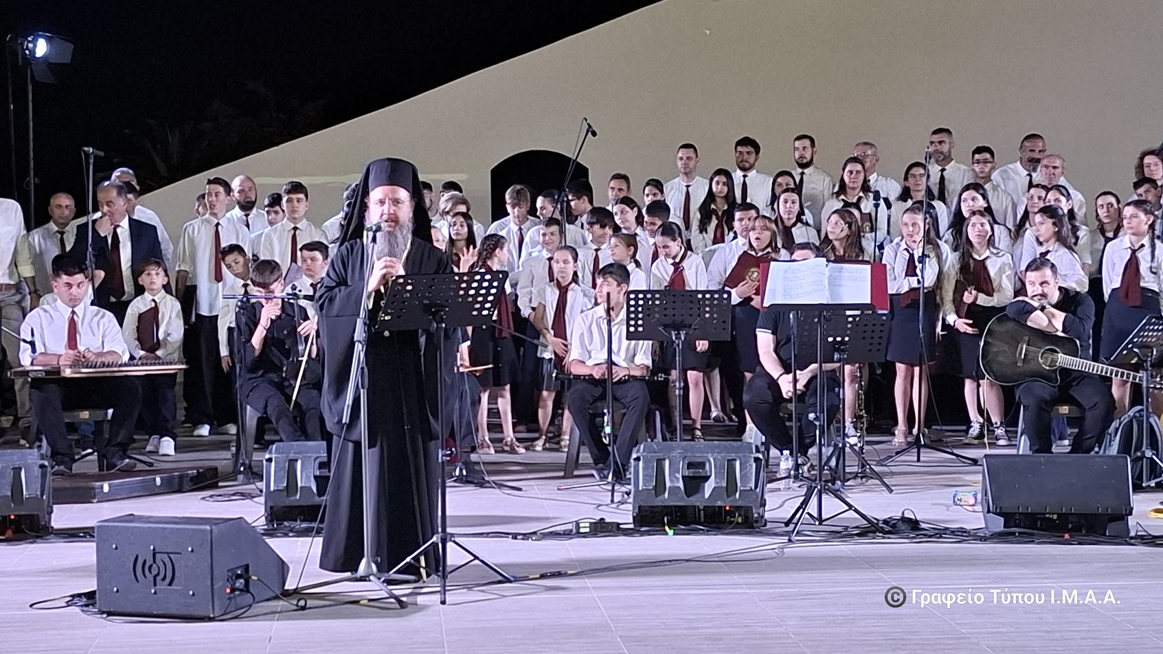 Βυζαντινή μουσική για την Έξοδο του Μεσολογγίου στο Ανοιχτό Θέατρο Λιμένος - μια φωτογραφία 2