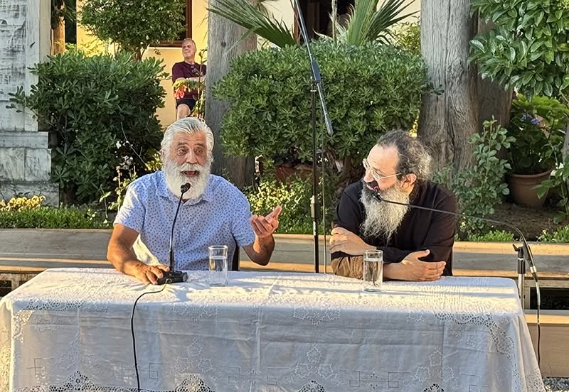 Εκδήλωση με τον Πέτρο Ξεκούκη στον Ευαγγελιστή Λουκά Θήβας - μια φωτογραφία 2