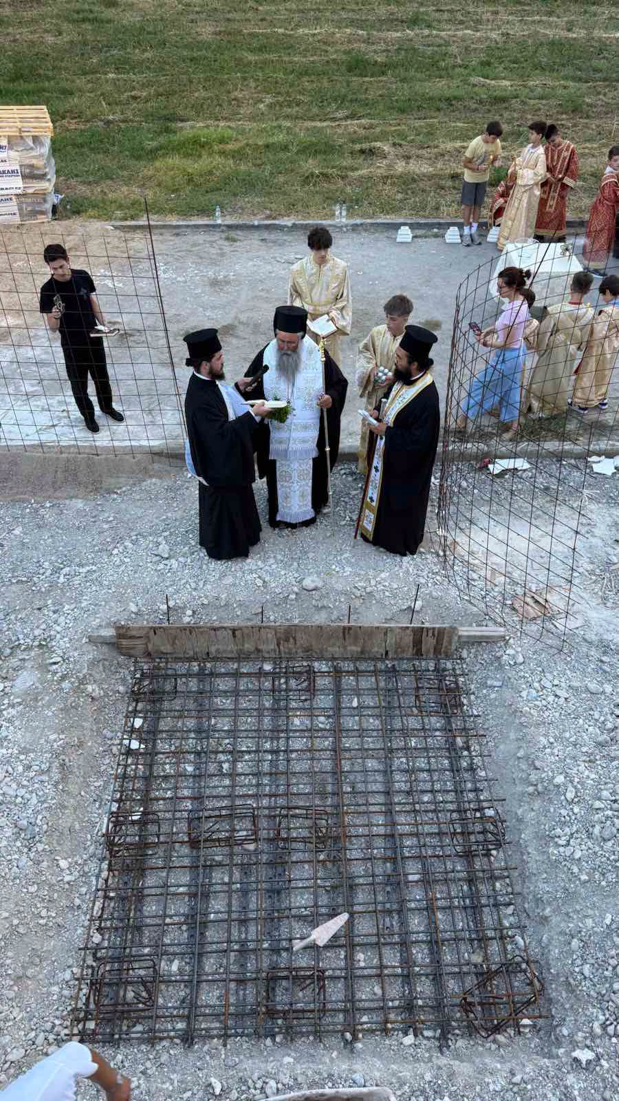 Θεμελιώθηκε το κωδωνοστάσιο του Αγίου Μελετίου στην Κατερίνη - μια φωτογραφία 7