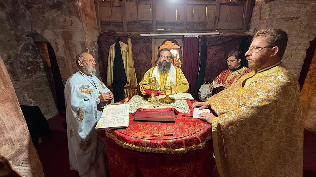 Αρχιερατική λειτουργία στη Μονή Προδρόμου στη Μοσχόπολη - μια φωτογραφία 1