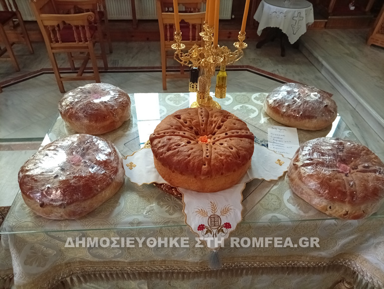 Αρχιερατικός Εσπερινός και μουσικό αφιέρωμα στα Ελευθέρια Σιδηροκάστρου - μια φωτογραφία 2