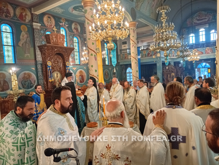 Αρχιερατικός Εσπερινός και μουσικό αφιέρωμα στα Ελευθέρια Σιδηροκάστρου - μια φωτογραφία 3
