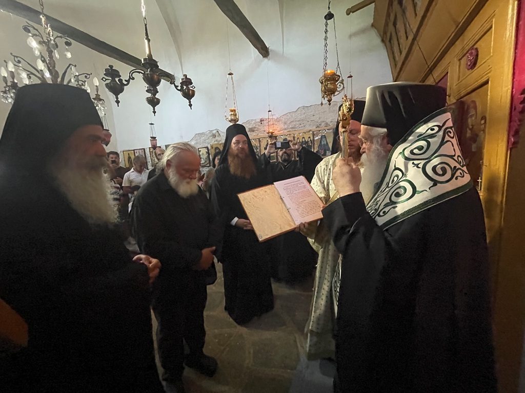 Ρασοφορία νέου Μοναχού στη Μονή Αγίων Τεσσαράκοντα Μαρτύρων στο Πήλιο - μια φωτογραφία 1