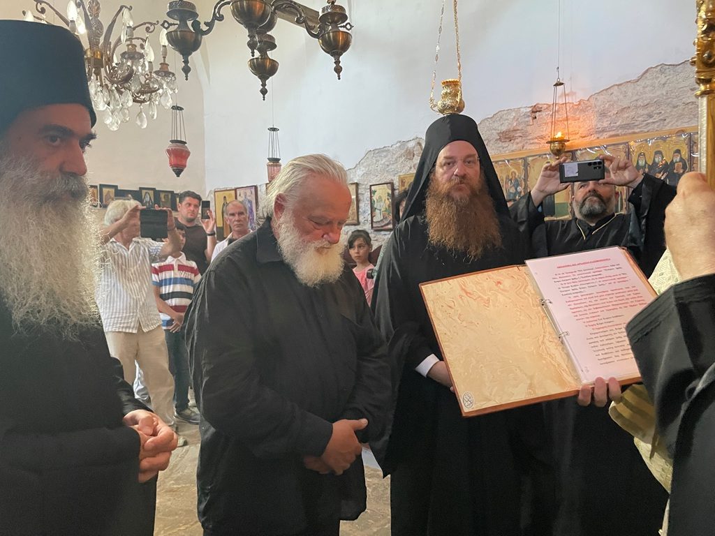 Ρασοφορία νέου Μοναχού στη Μονή Αγίων Τεσσαράκοντα Μαρτύρων στο Πήλιο - μια φωτογραφία 2