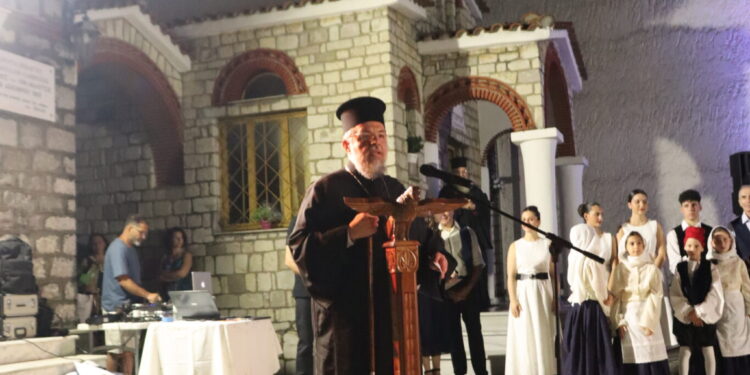 Παράσταση «Κύματα Μνήμης» στη Μεγαλόπολη από τη Μητρόπολη Γόρτυνος - μια φωτογραφία 1