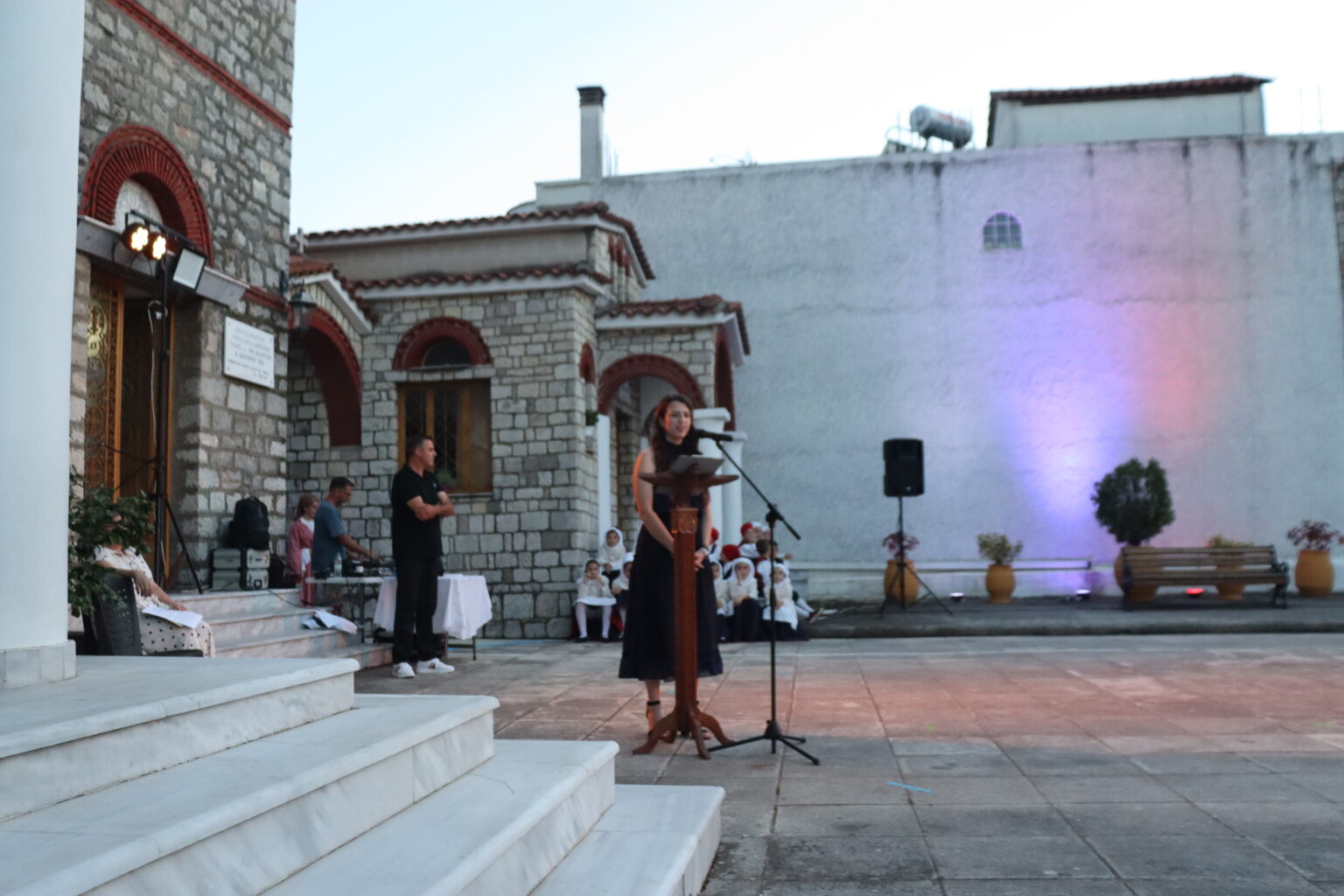 Παράσταση «Κύματα Μνήμης» στη Μεγαλόπολη από τη Μητρόπολη Γόρτυνος - μια φωτογραφία 2