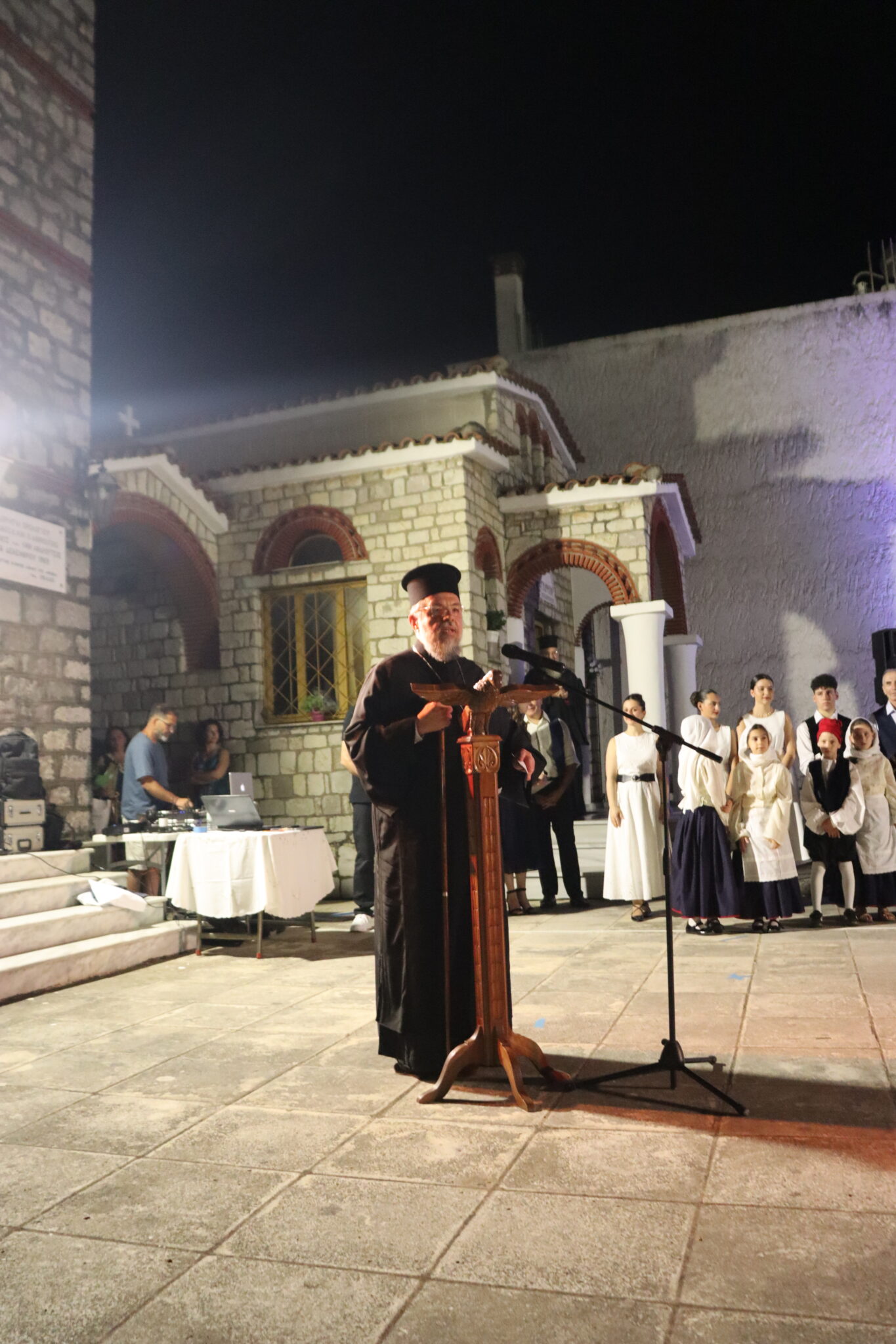Παράσταση «Κύματα Μνήμης» στη Μεγαλόπολη από τη Μητρόπολη Γόρτυνος - μια φωτογραφία 7