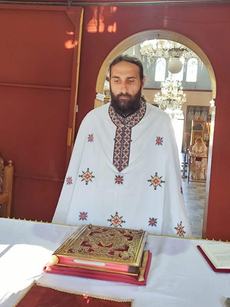 Ο Μητροπολίτης Τιμόθεος λειτούργησε στον Άγιο Νικόλαο Ματαράγκας - μια φωτογραφία 7