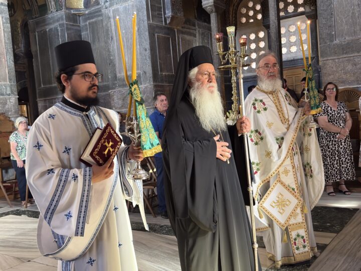 Αρχιερατική Θεία Λειτουργία για 18 χρόνια αρχιερατείας του Μητροπολίτη Θηβών - μια φωτογραφία 4