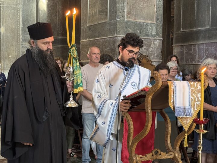 Αρχιερατική Θεία Λειτουργία για 18 χρόνια αρχιερατείας του Μητροπολίτη Θηβών - μια φωτογραφία 9