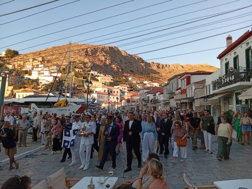 Ο Μητροπολίτης Εφραίμ προέστη Δοξολογίας στην Ύδρα για τα Μιαούλεια 2026 - μια φωτογραφία 5