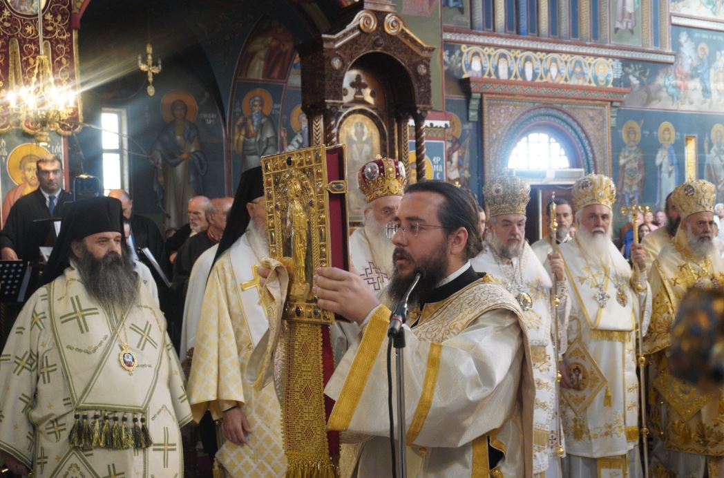 Πολυαρχιερατικό συλλείτουργο για τον Απόστολο Παύλο στην Κόρινθο - μια φωτογραφία 2