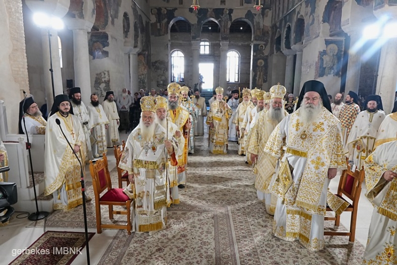 Πολυαρχιερατικό Συλλείτουργο στη Βέροια για την κορύφωση των ΛΒ΄ Παυλείων - μια φωτογραφία 2