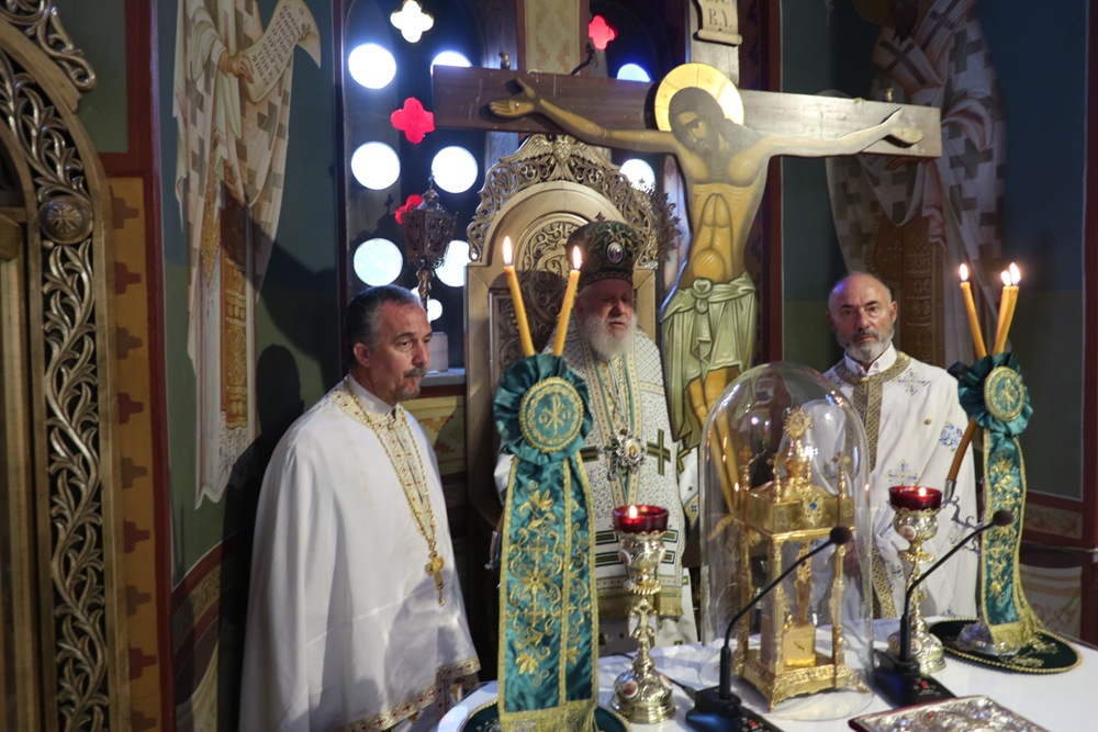 Ο Μητροπολίτης Σύρου Δωρόθεος ιερούργησε στη Δρυοπίδα Κύθνου - μια φωτογραφία 2