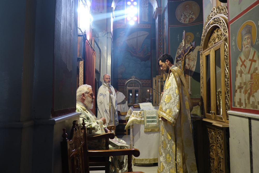 Ο Μητροπολίτης Σύρου Δωρόθεος ιερούργησε στη Δρυοπίδα Κύθνου - μια φωτογραφία 7