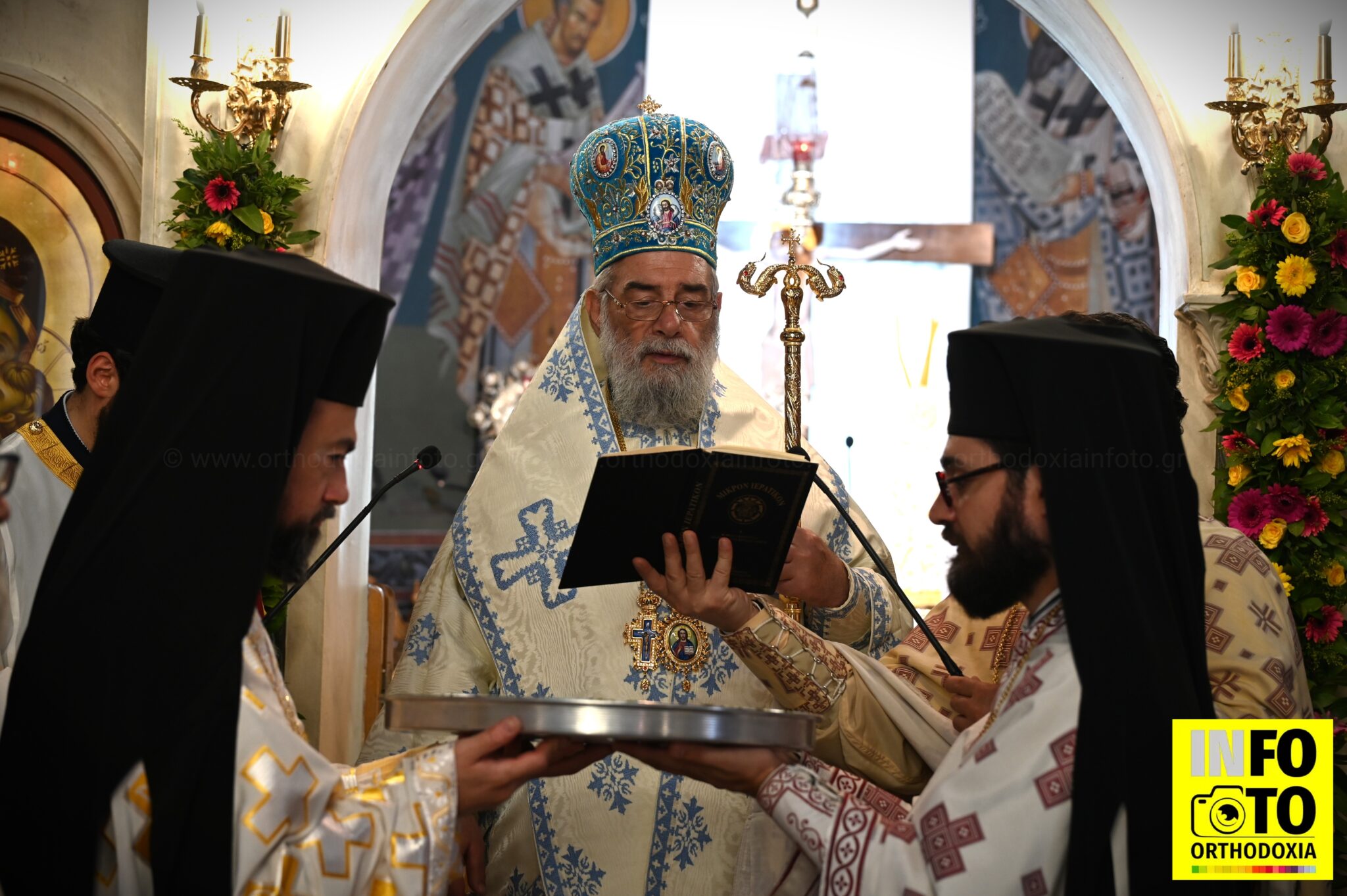 Αρχιερατική θεία λειτουργία για τους Αποστόλους Πέτρο και Παύλο στη Γλυφάδα - μια φωτογραφία 1
