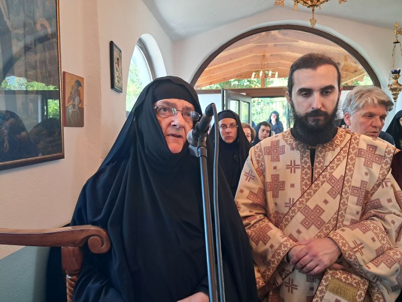 Εγκαινιάστηκε ναός του Οσίου Γεωργίου Καρσλίδη στο Λιβαδερό Δράμας - μια φωτογραφία 7
