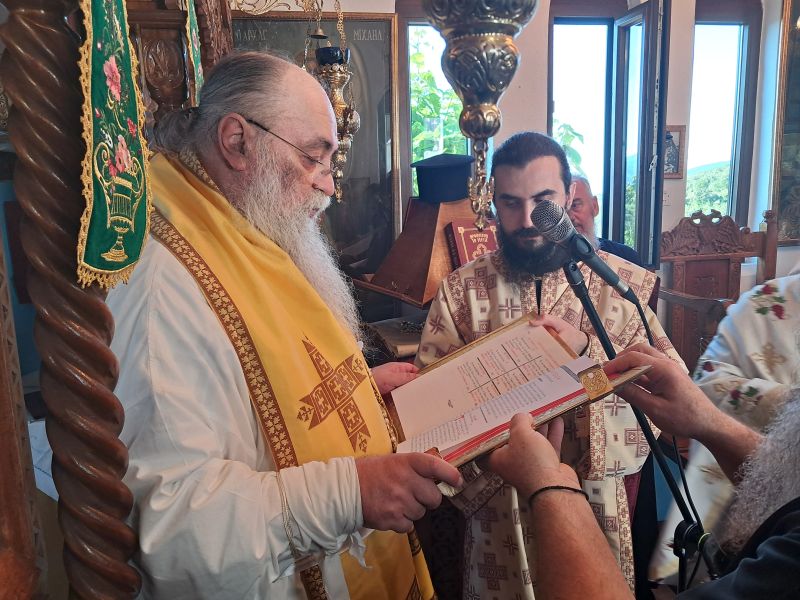 Εγκαινιάστηκε ναός του Οσίου Γεωργίου Καρσλίδη στο Λιβαδερό Δράμας - μια φωτογραφία 8