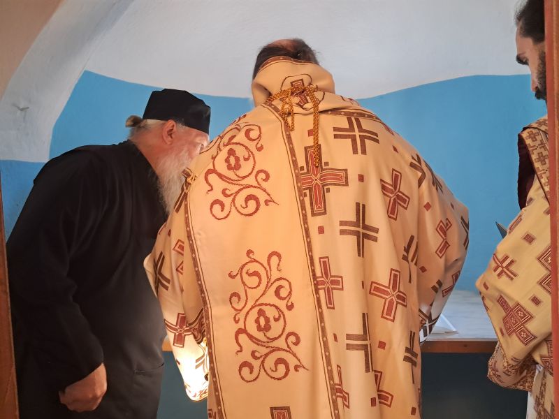 Εγκαινιάστηκε ναός του Οσίου Γεωργίου Καρσλίδη στο Λιβαδερό Δράμας - μια φωτογραφία 11