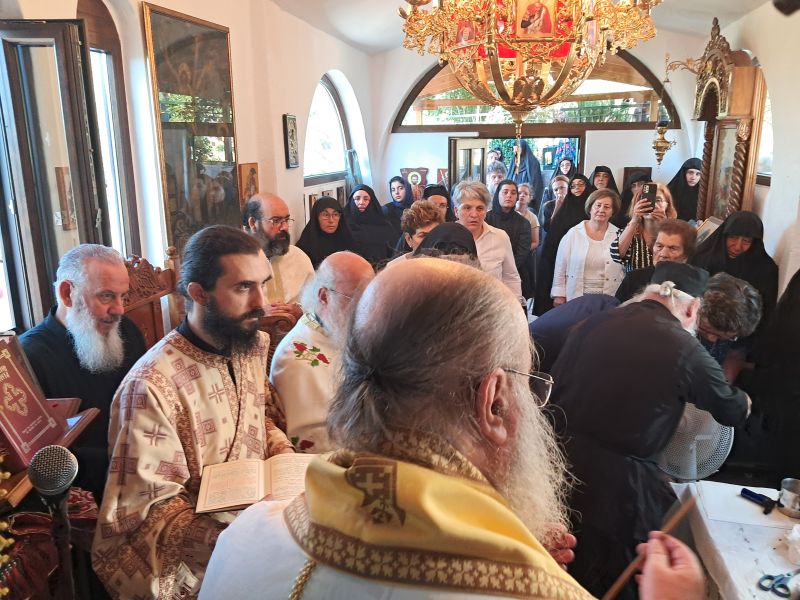 Εγκαινιάστηκε ναός του Οσίου Γεωργίου Καρσλίδη στο Λιβαδερό Δράμας - μια φωτογραφία 12
