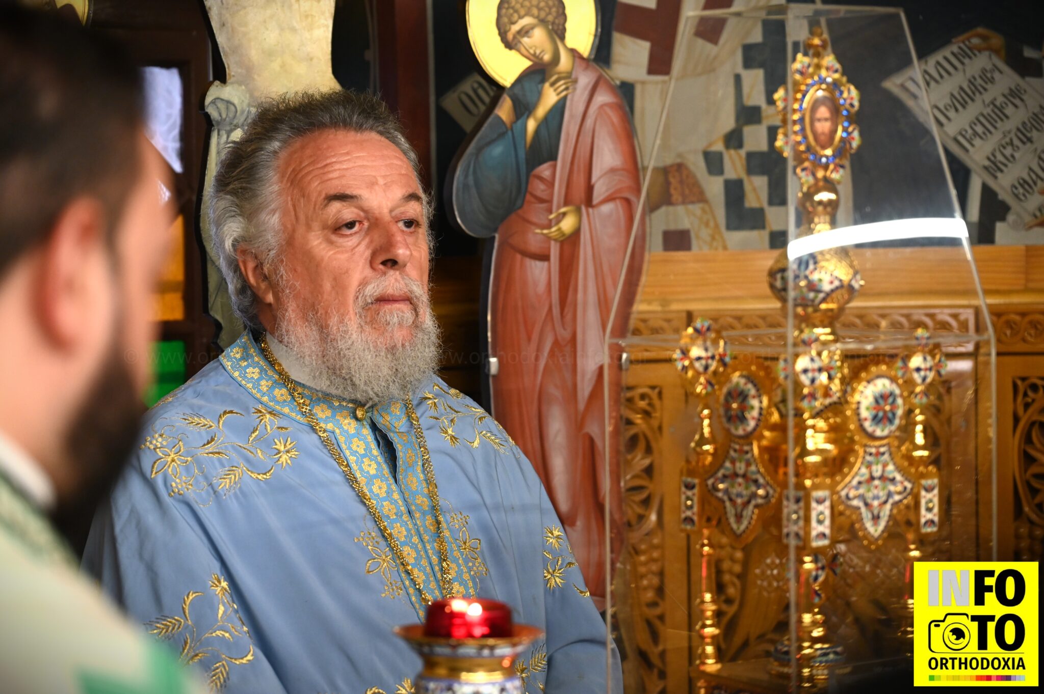 Θεία Λειτουργία για τους Δώδεκα Αποστόλους στην Καλλιθέα - μια φωτογραφία 3